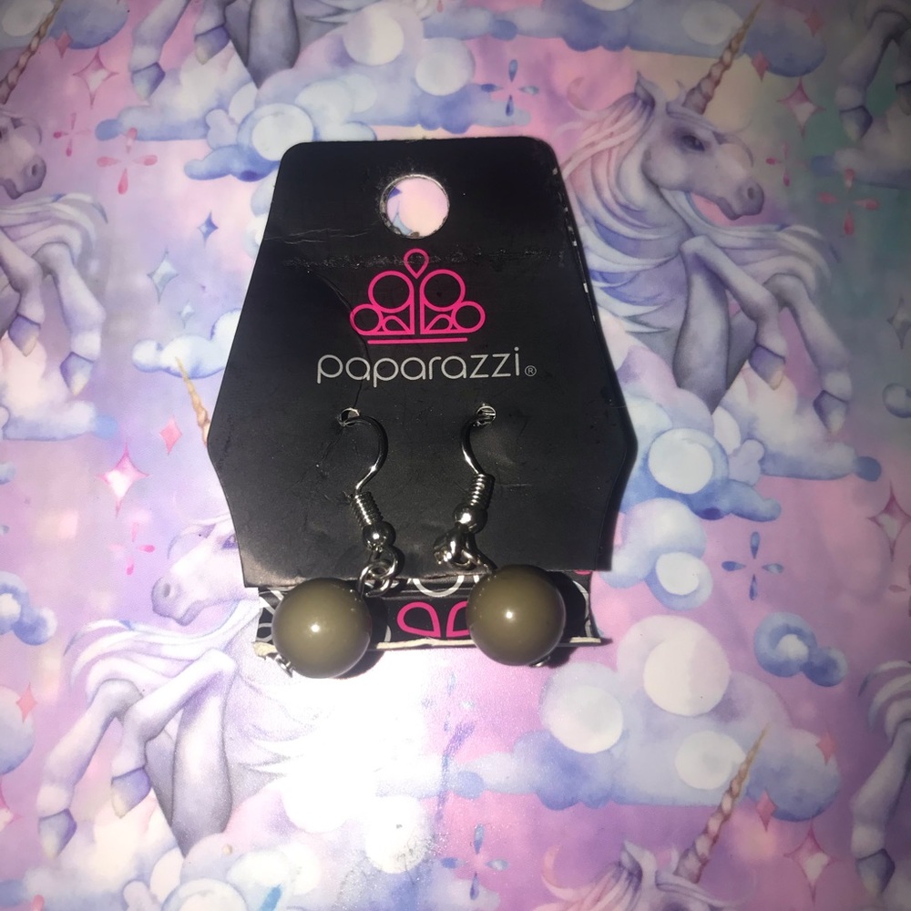 Earrings - Picture 5 of 6